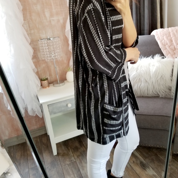 SALE Black White Kimono Boho Pocket Layering Cardi - Picture 7 of 8